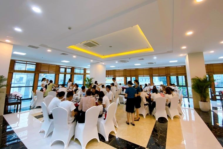 Khách Sạn Peace Hạ Long